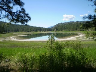 View of Mahoney Lake from near the cattle guard, Mahoney Lake to Hawthorne Mountain, 2011-06.